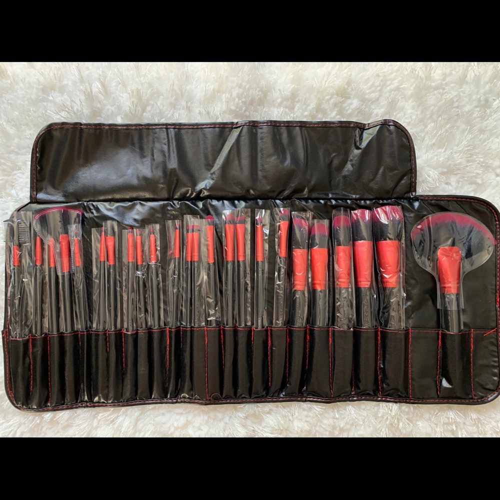 Beauty Creations Lady in Red 24Pc  Red Brush Set